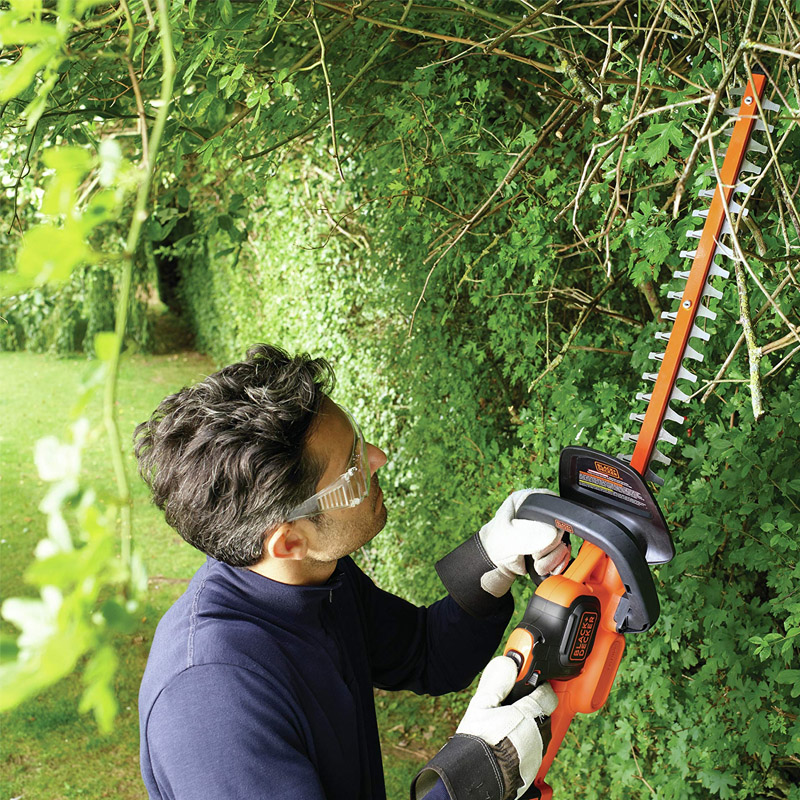 Foarfeca gard viu cu acumulator Black&Decker, 18V Li-Ion 1x 2.0Ah, lama 450 mm, tip GTC18452PC-QW