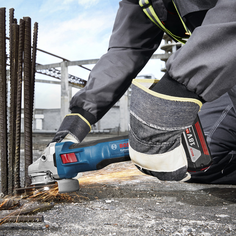Polizor unghiular 125 mm, cu 2 acumulatori 18V 5Ah, Bosch GWS 18V-11 S