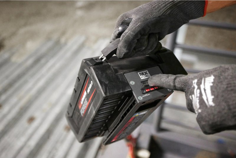 Acumulator Milwaukee MX FUEL™ FORGE™, 72V, 12Ah, MXFXC812