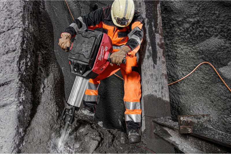 Ciocan demolator cu acumulatori Milwaukee MXF MXF DH2528H-802, HEX, 72V 2x8.0Ah, 64J, 24.8 kg