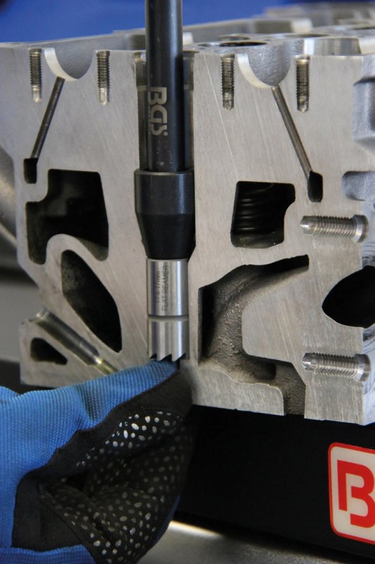 Set curatare locasuri si scaune injectoare, BGS 7223