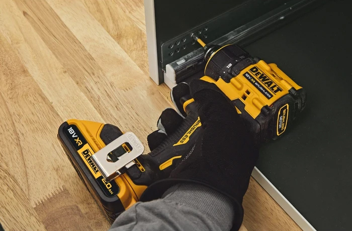 Masina de gaurit/insurubat cu capete multiple, 2 acumulatori 18V 2.0 Ah Li-Ion XR, DeWalt, DCD803D2T-QW