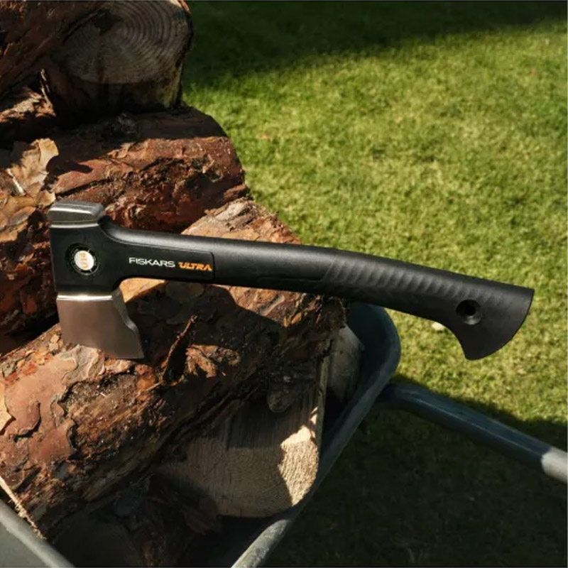 Topor universal Fiskars ULTRA XU14 pentru taiat si despicat, 0.529 kg