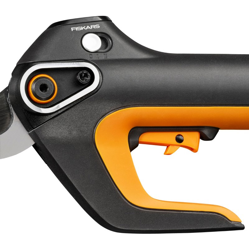 Foarfeca pentru taiat ramuri/crengi cu acumulator integrat Fiskars ePRUNER L, compatibil 12V Li-ion, capacitate de taiere 30 mm