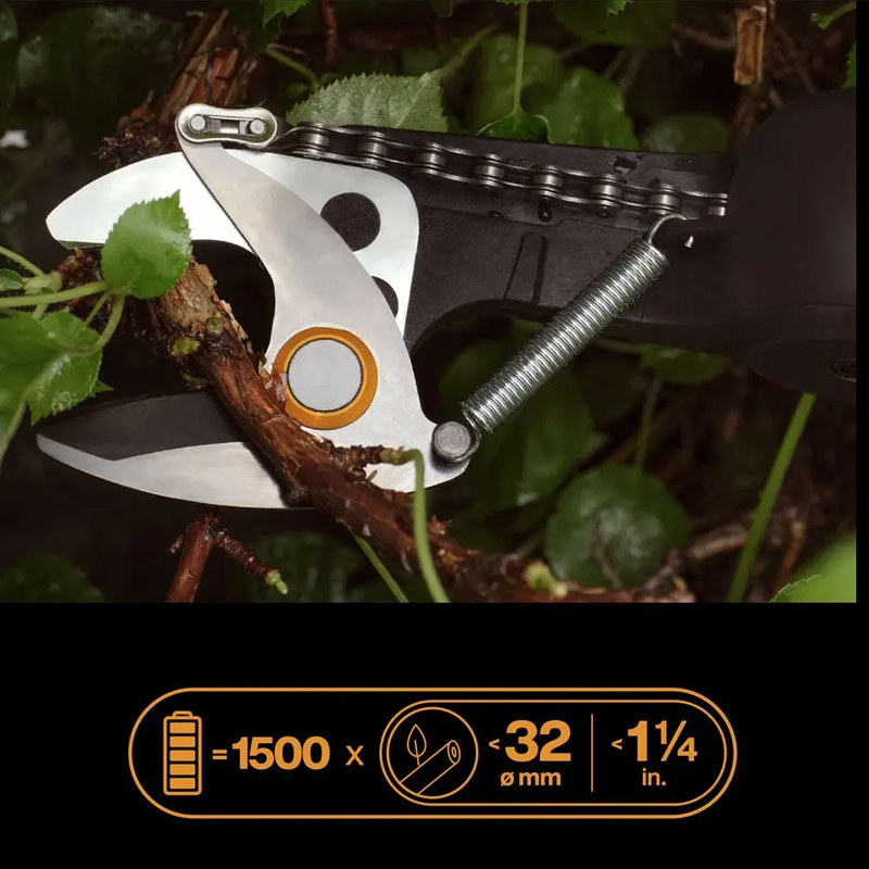 Foarfeca telescopica pentru taiat ramuri/crengi cu acumulator Fiskars eTREE PRUNER, 2x 12V 4.0 Ah Li-ion, capacitate de taiere 32 mm, 250 - 400 cm, SOLO