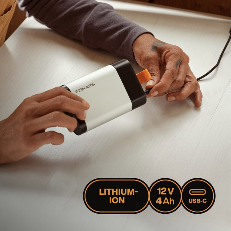 Set 2 acumulatori Fiskars ePruner 12V 4Ah, USB-C