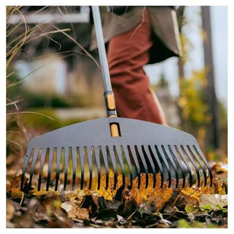 Grebla pentru frunze Fiskars OneClick 51 cm, marime 