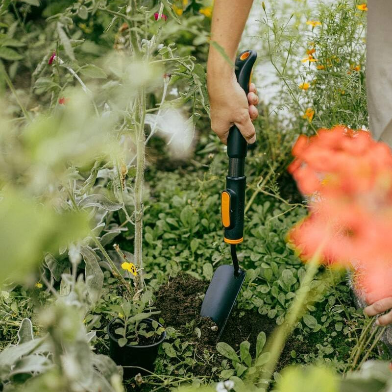 Plantator pentru gradina Fiskars OneClick, fara coada, 27.3 cm