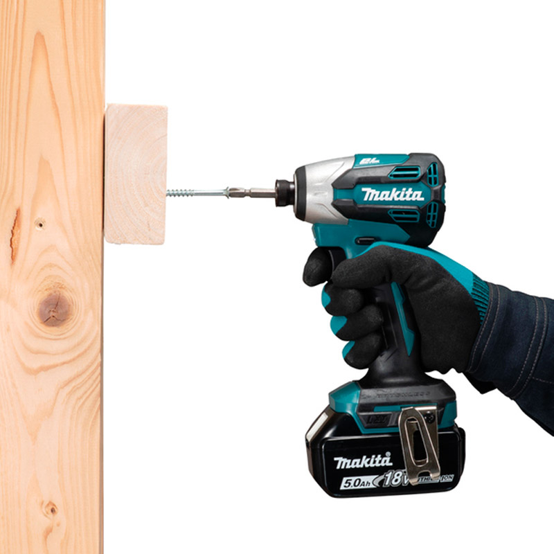 Masina de insurubat cu impact si acumulatori platforma LXT 18V, 2x 2.0 Ah, 170 Nm, model DTD158WVE