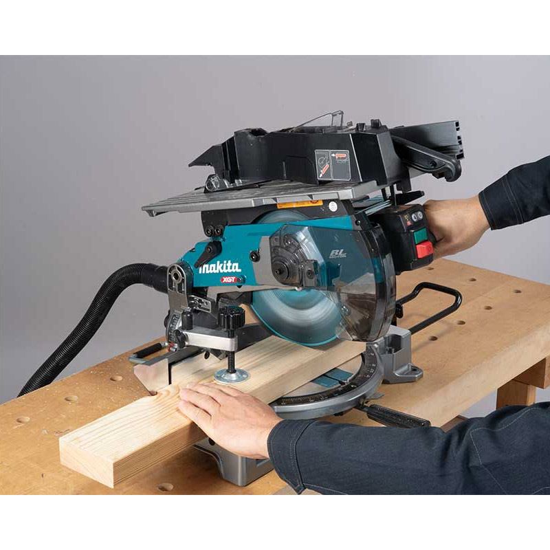 Fierastrau circular cu acumulatori 40V XGT, 260 mm, SOLO, Makita LH001GZ