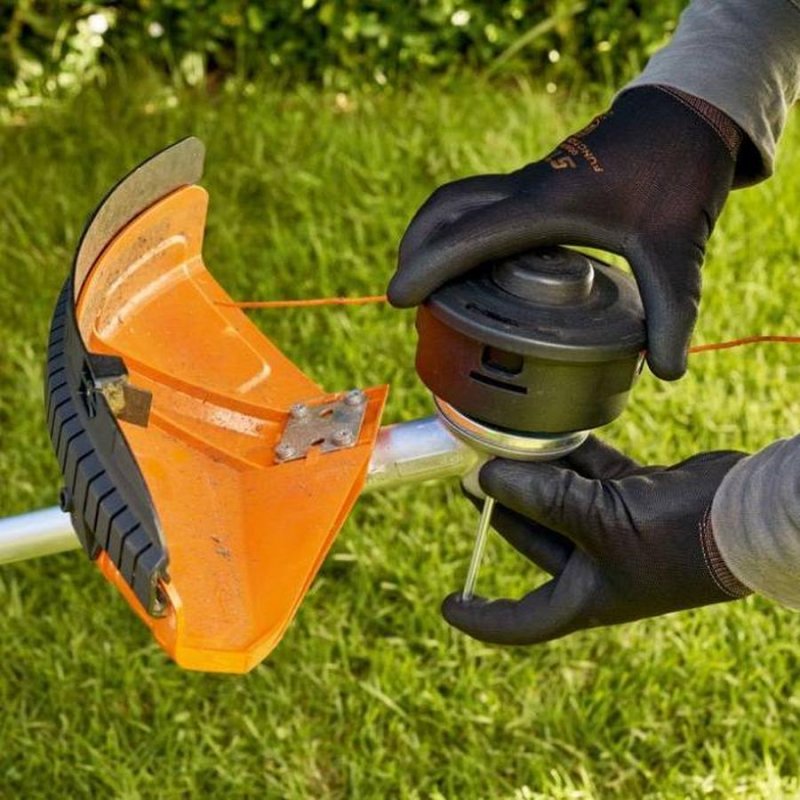 Motocoasa 2.1 CP, diametru taiere 450 mm, STIHL FS 235