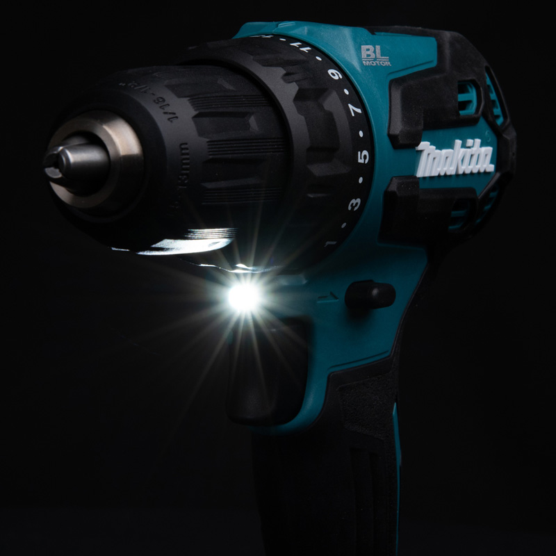 Masina de gaurit si insurubat cu 2 acumulatori Li-Ion LXT 18V, 2x3.0 Ah, BRUSHLESS, tip DDF490RFJ
