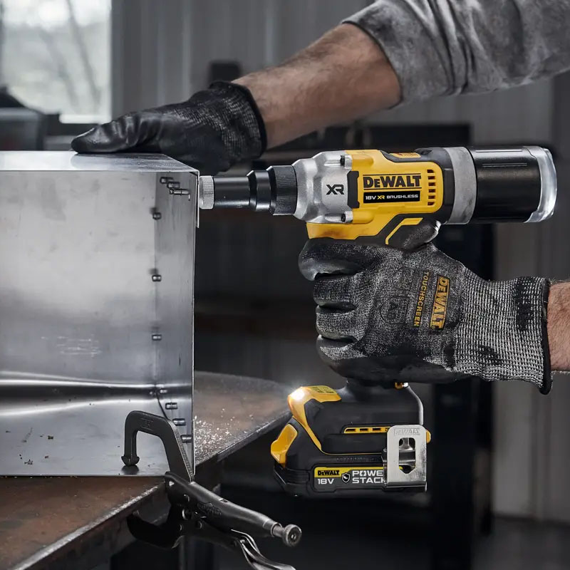 Pistol pentru nituri pop 4.8/6.0/6.4mm cu acumulatori 18V XR, in valiza TSTAK, SOLO, DeWalt  DCF414NT-XJ