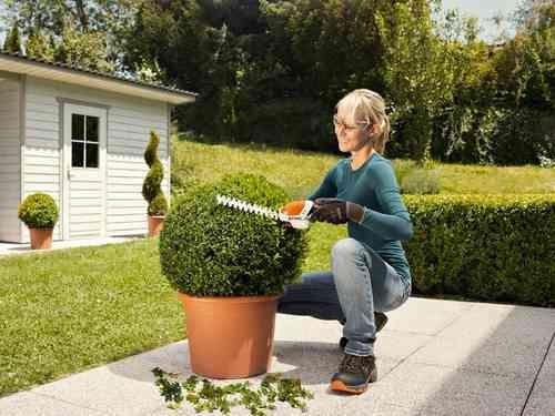 Foarfeca de tuns gard viu cu acumulatori, Stihl, tip HSA26 Set, 10.8V, 2.1Ah, sistem AS