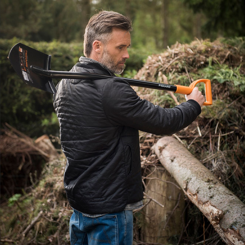 Cazma ascutita pentru sapat si aerat, tip Solid™, Fiskars