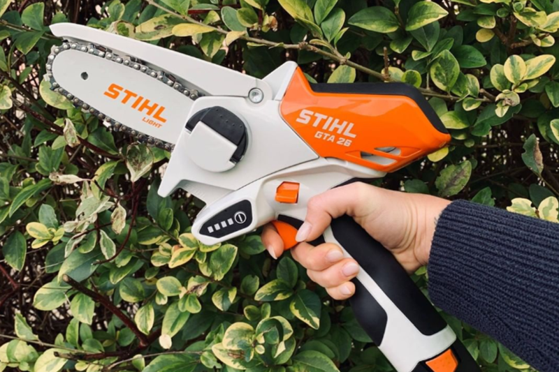 Electroferastrau cu lant, cu acumulatori, Stihl, tip GTA26 Set (cu acumulator si incarcator), sistem AS