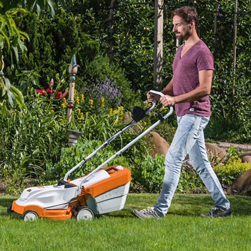 Masina electrica de tuns iarba cu acumulator 2x2Ah, 36V, 33cm, Stihl, tip RMA235 SET, sistem AK