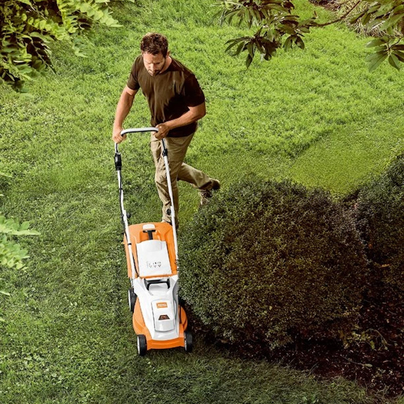Masina electrica de tuns iarba cu acumulator 2x2Ah, 36V, 33cm, Stihl, tip RMA235 SET, sistem AK
