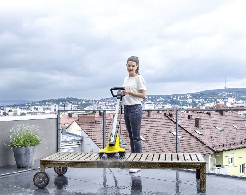 Aparat de curatat terase si suprafete din piatra Karcher, tip PCL4