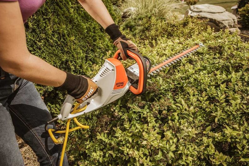 Foarfeca electrica de tuns gard viu STIHL tip HSE 52