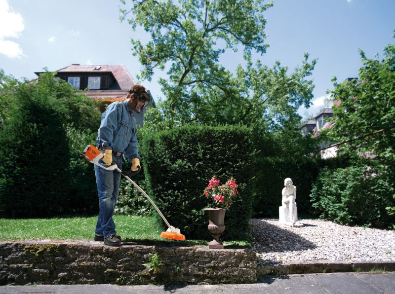 Motocoasa (trimmer) compatibila cu acumulator 36V, Stihl, SOLO (fara incarcator si acumulator), tip FSA60R, sistem AK