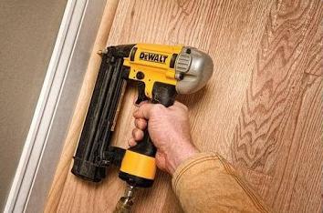 Capsator pneumatic DeWalt DPSB2IN1-XJ, pentru cuie si capse 15-40mm