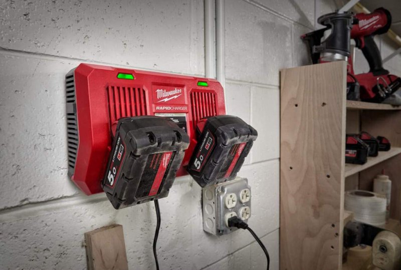 Incarcator dublu M18 Milwaukee M18DFC