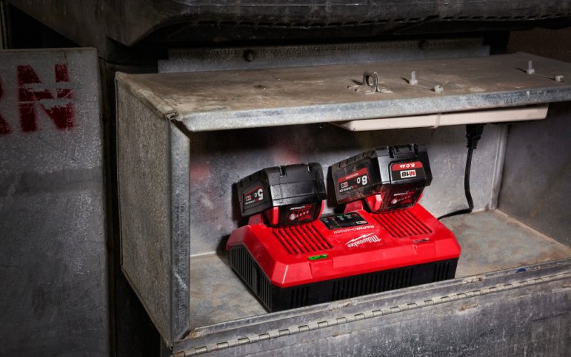 Incarcator dublu M18 Milwaukee M18DFC