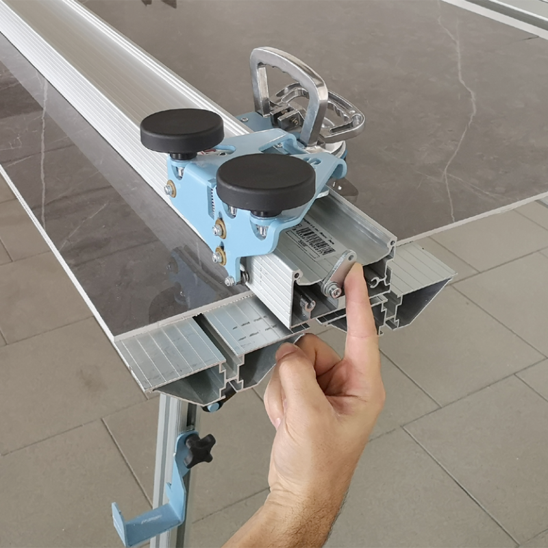 Dispozitiv pentru taierea placilor mari SIGMA KERA-CUT, 332 cm tip 8AE3