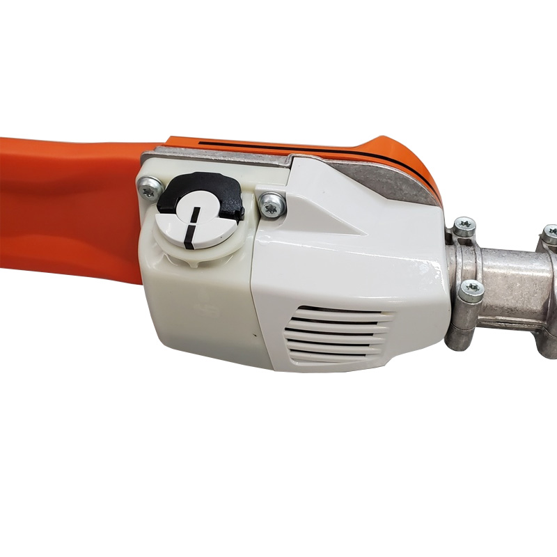 Emondor de inaltime STIHL, pentru toaletat pomi, cu braț telescopic, tip HT 105