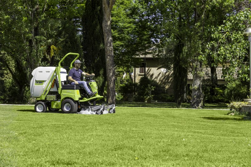 Tractoras de tuns gazon multifunctional, DIESEL, tip GRILLO FD 500