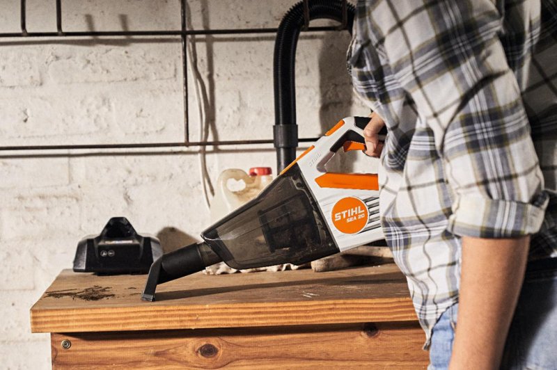Aspirator de mana Stihl, tip SEA20 SOLO, compatibil cu acumulatori Li-Ion