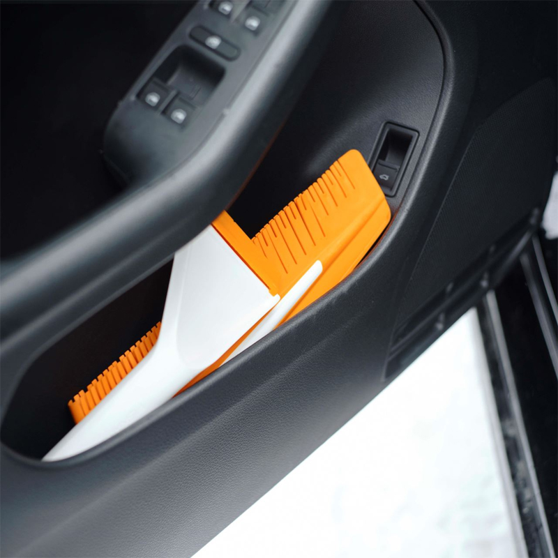 Perie si racleta pentru gheata, 670mm, 221g, Fiskars SnowXpert