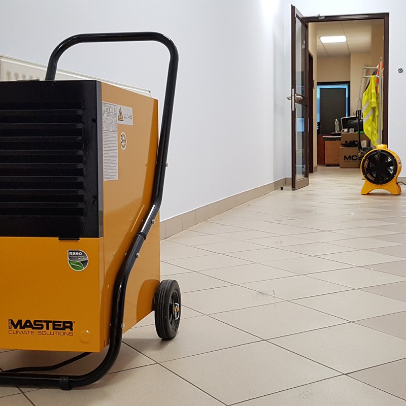 Dezumidificator profesional mobil, 47.2l/24h, Master, tip DH752
