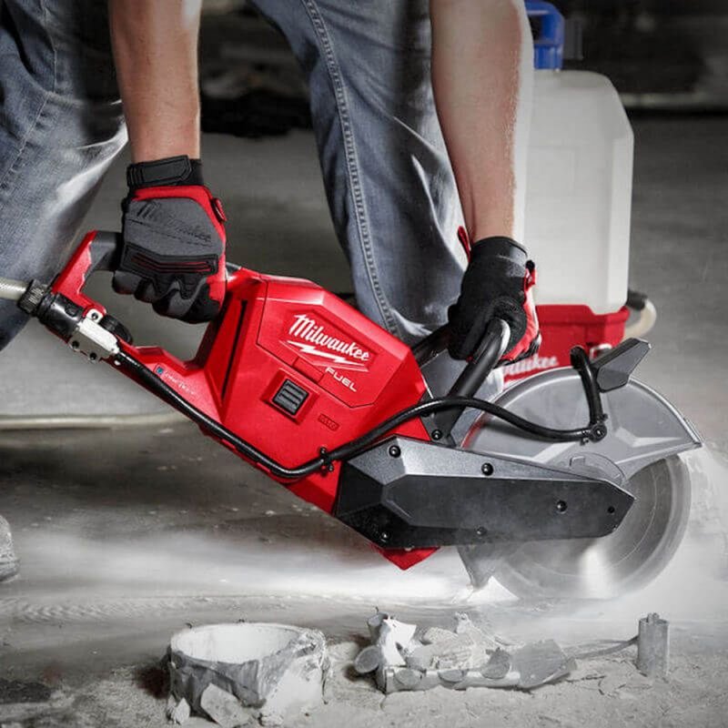 Debitator MILWAUKEE cu acumulatori 18V, 12Ah FORGE™, disc 230mm, tip M18FCOS230-121a