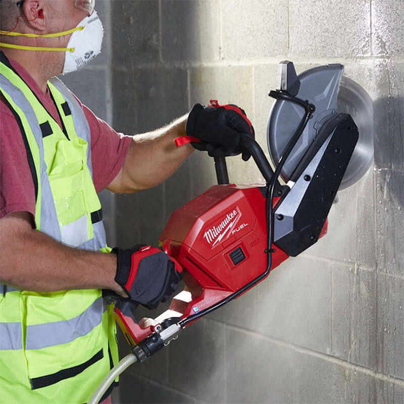 Debitator MILWAUKEE cu acumulatori 18V, 12Ah FORGE™, disc 230mm, tip M18FCOS230-121a