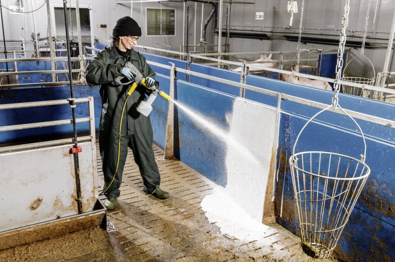 Rezervor 1 L cu duza scurta de spumare cu reglaj de debit, 400 l/h - 600 l/h, Advanced 1