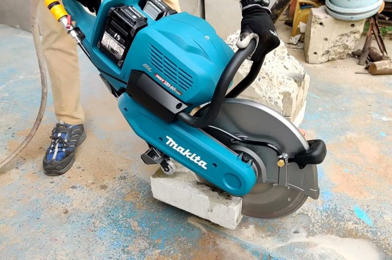 Debitator Makita cu acumulatori 40Vmax, SOLO, disc 355mm, tip CE001GZ01