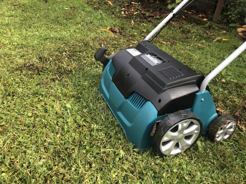 Scarificator electric, 32cm, 1300W, MAKITA, tip UV3200