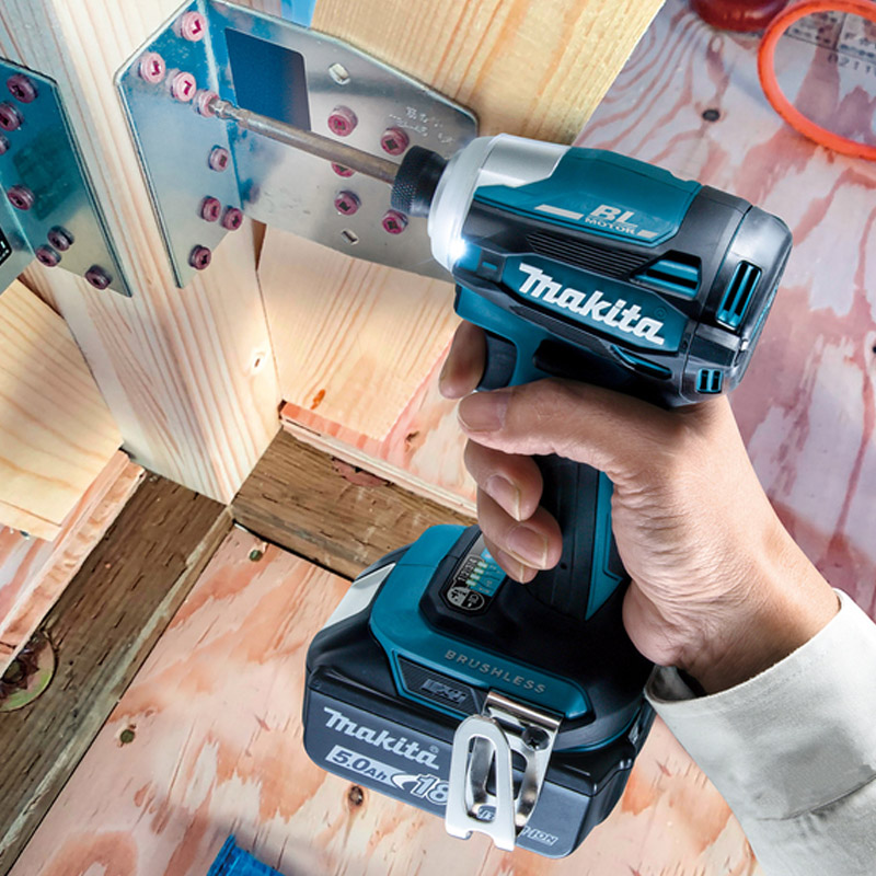 Masina insurubat cu impact cu acumulator Li-Ion LXT 18V, hex 1/4