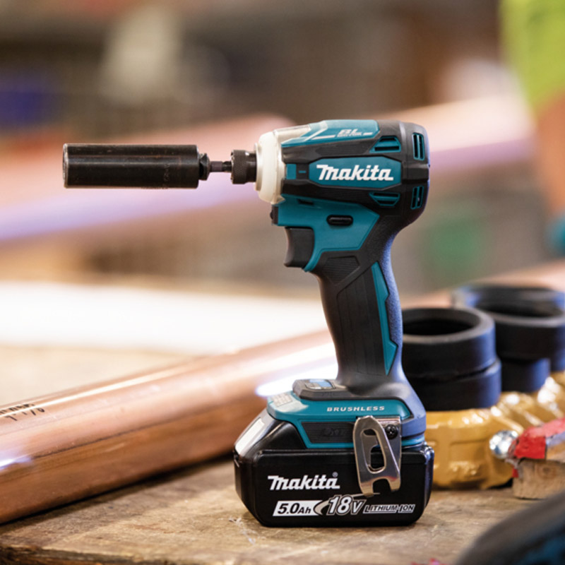 Masina insurubat cu impact cu acumulator Li-Ion LXT 18V, hex 1/4