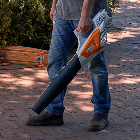 Suflanta cu acumulator 36V, 4.0Ah, Stihl, tip BGA57 Set, sistem AK