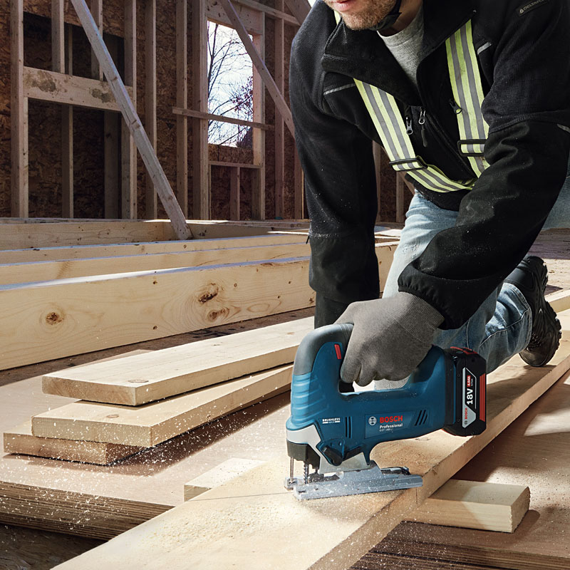 Fierastrau vertical (pendular) cu acumulator Li-ION 18V, 4 Ah, tip GST 185-LI