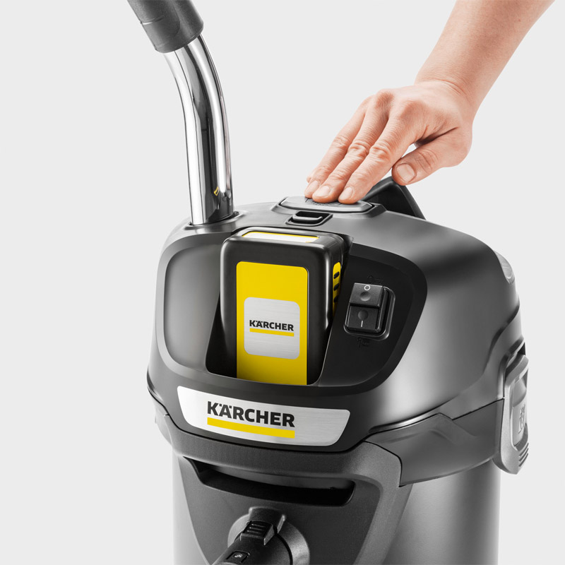Aspirator uscat si pentru cenusa Karcher, tip AD2 Battery SOLO (fara incarcator si baterie)