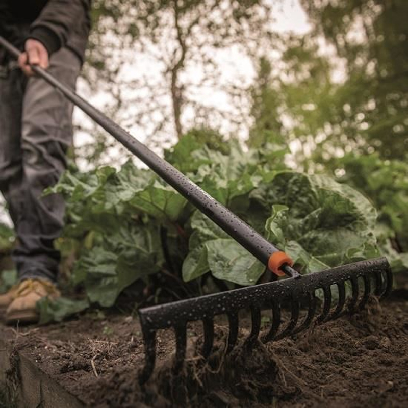 Grebla pentru sol din otel carbon, Fiskars tip Solid™ 