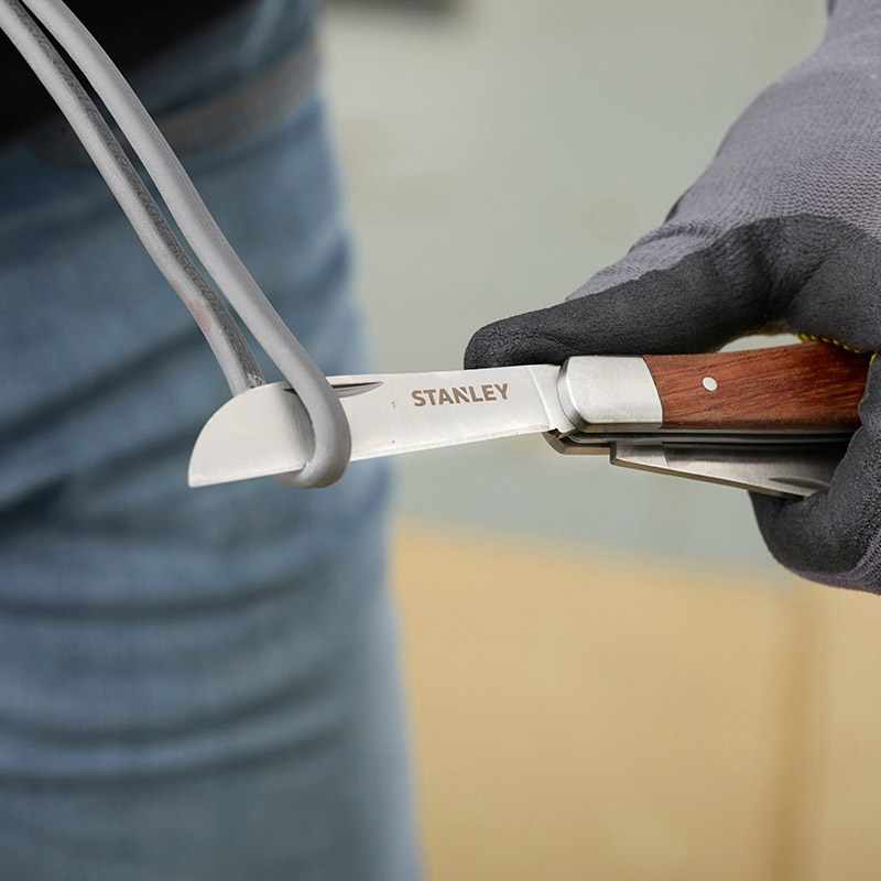 Cutit (briceag) STANLEY pentru electricieni, cu 2 lame