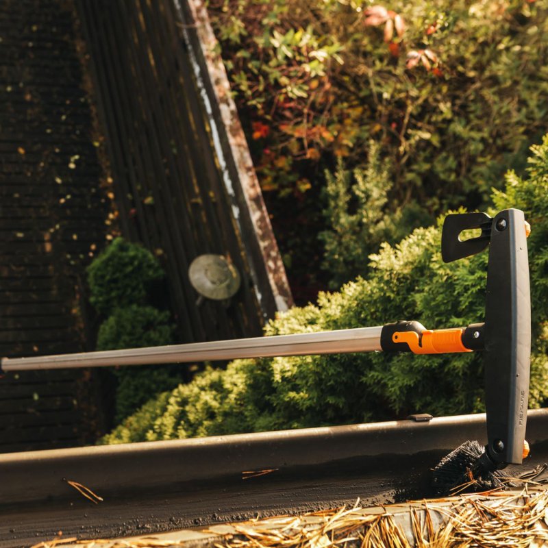 Curatator pentru jgheaburi Fiskars QuikFit, 340 mm, 340 g