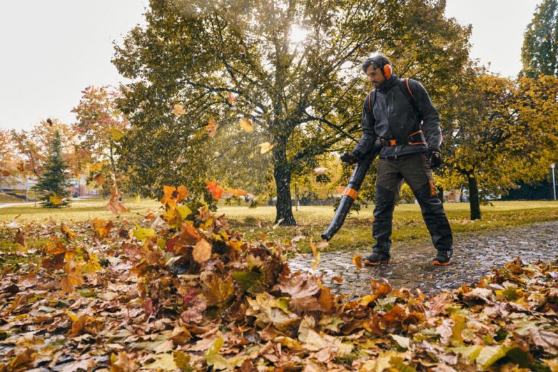 Suflanta compatibila cu acumulatori 36V, Stihl, SOLO (fara incarcator si acumulatori), tip BGA300, sistem AR