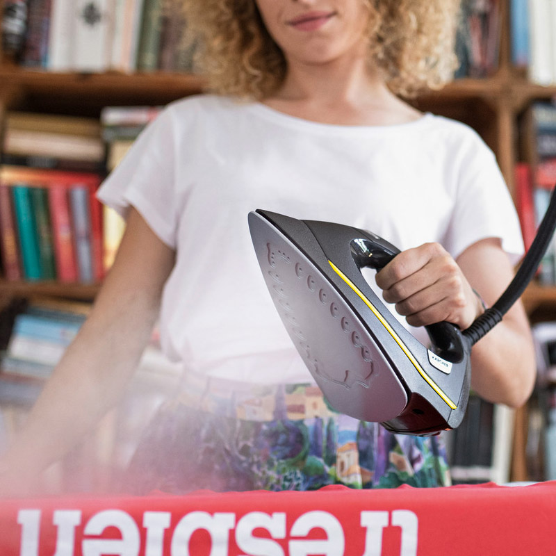 Fier de calcat cu aburi EASYFINISH Profesional