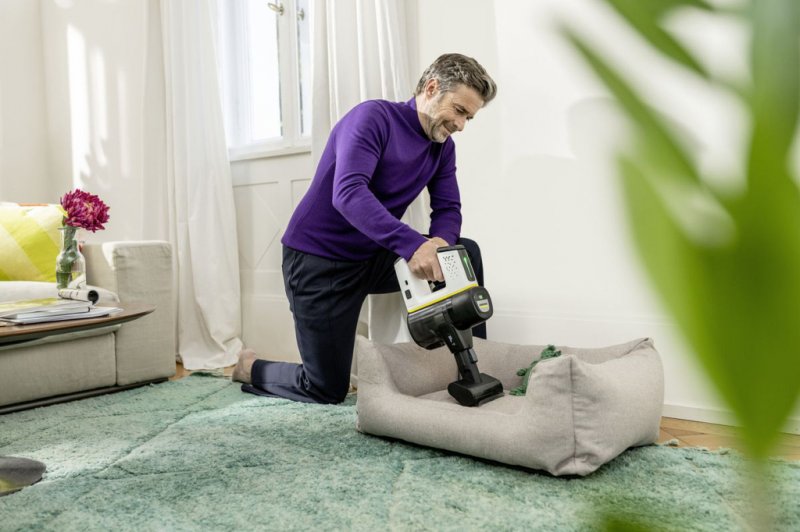 Aspirator vertical cu acumulator integrat 25.2V, Karcher, tip VC7 Cordless MyHome Pet
